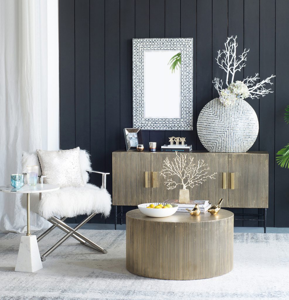 A&B Home Scalloped Round Coffee