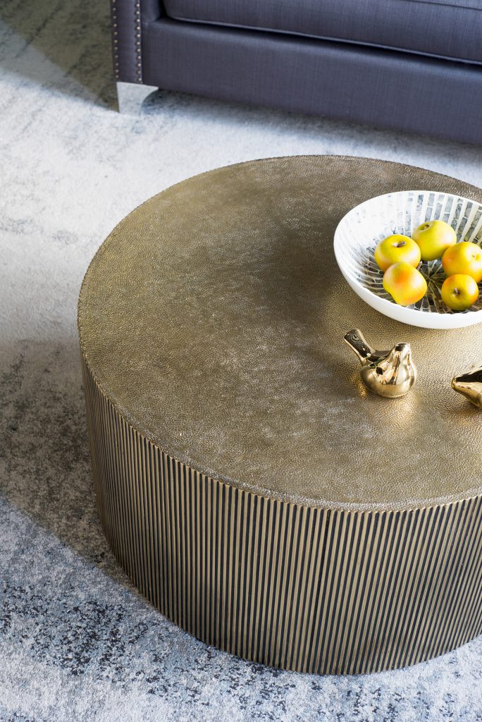 A&B Home Scalloped Round Coffee