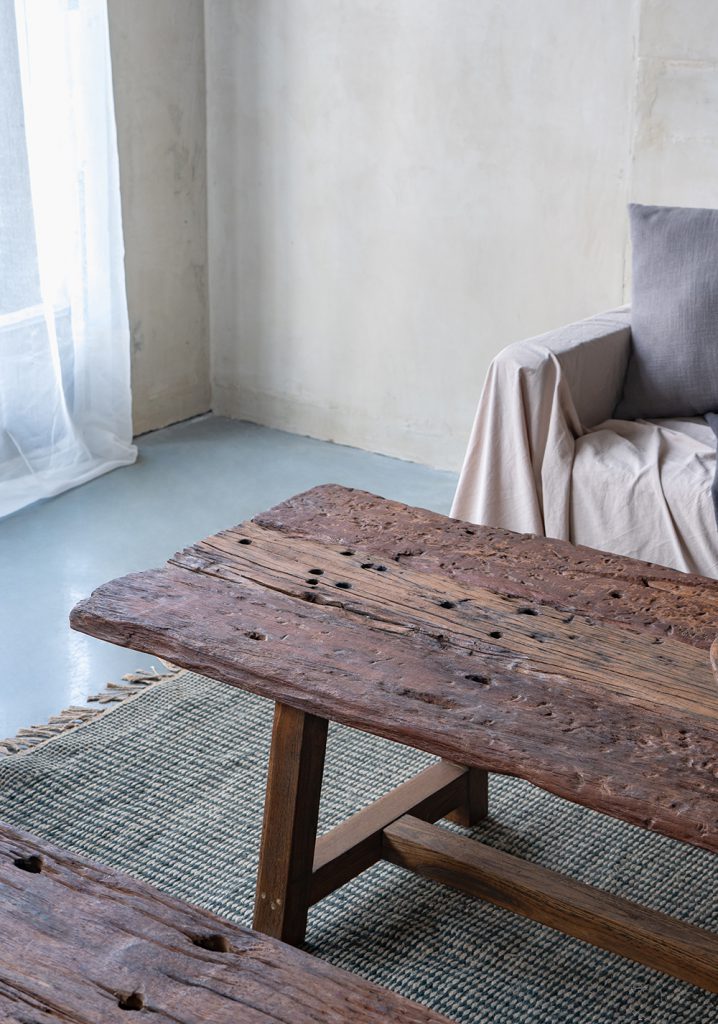 A&B Home Large Sleeper Coffee Table